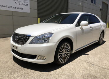 2010 Toyota Crown Majesta  with Height Adjustable